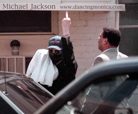 Michael Jackson Flips Off Photographer